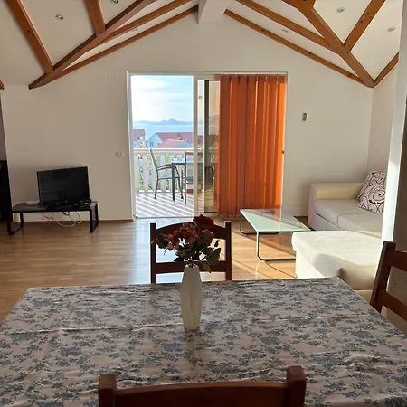 Seaview 90 챠브타트